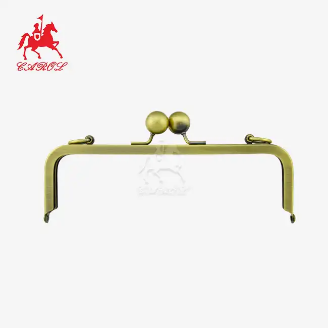 metal clasp purse frame with handle