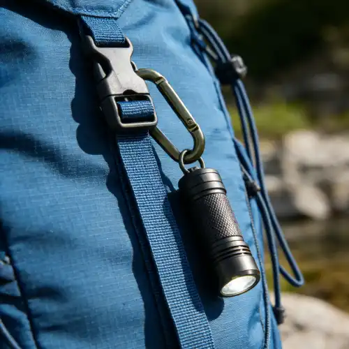 D-shaped carabiner hooks