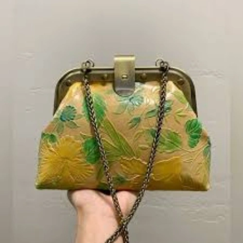 trapezoid purse frame