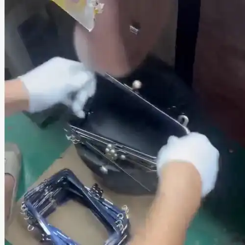 ectangular metal wallet frame