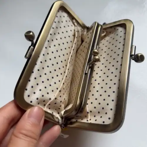 metal wallet frame
