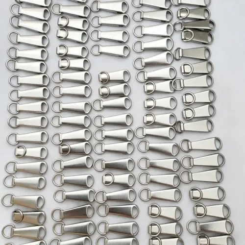 Metal zipper pullers