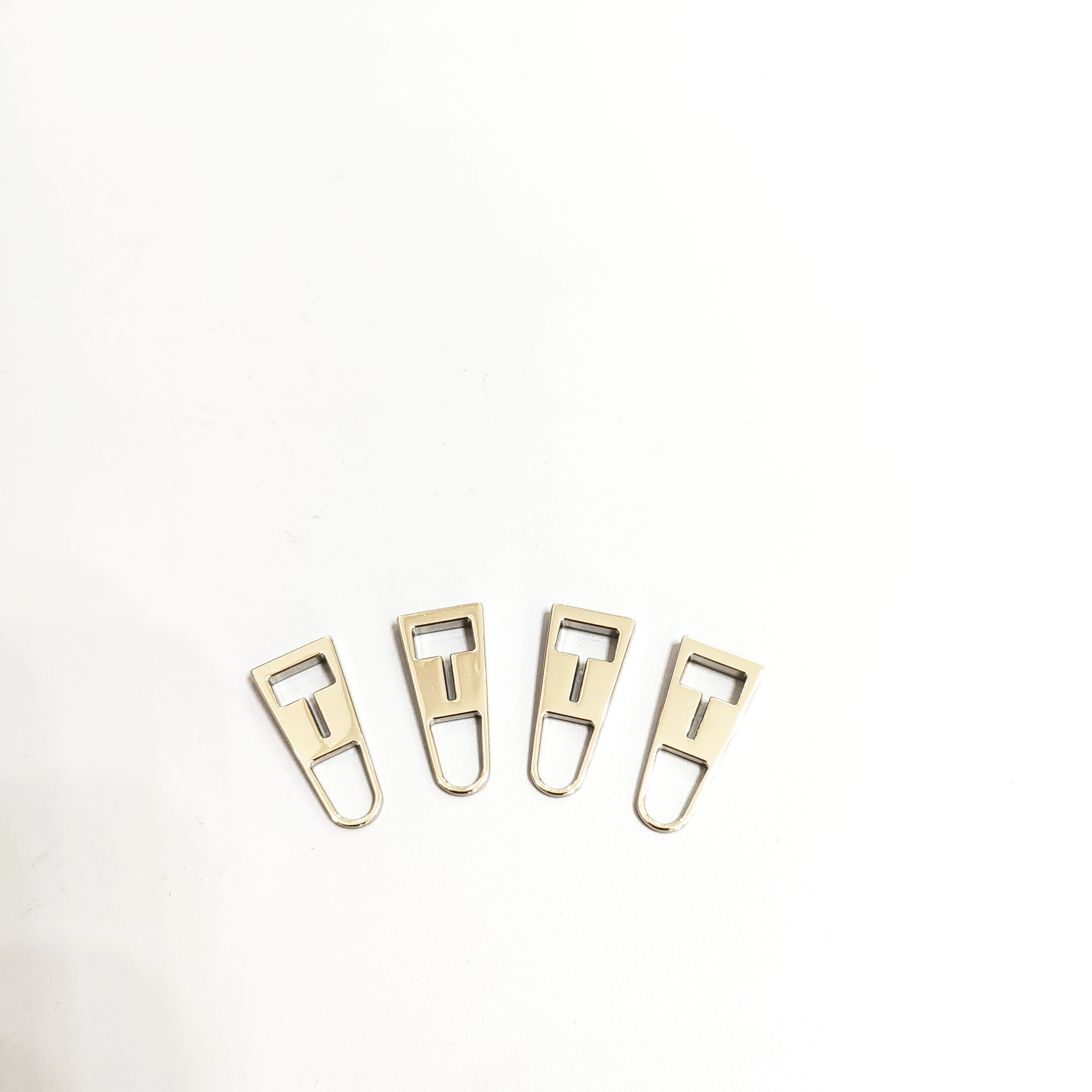  Metal zipper pullers