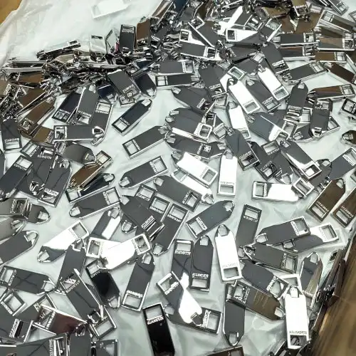 Metal zipper pullers Metal zipper pullers