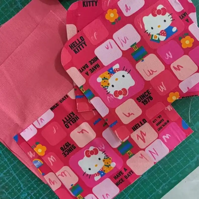 a coin purse a coin purse