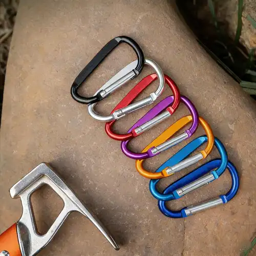 D-shaped carabiner hooks D-shaped carabiner hooks