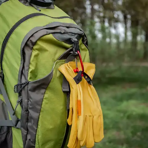 D-shaped carabiner hooks D-shaped carabiner hooks