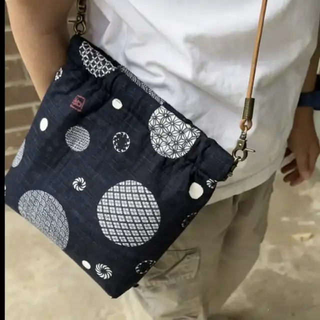 Metal internal flex frame purses Metal internal flex frame purses