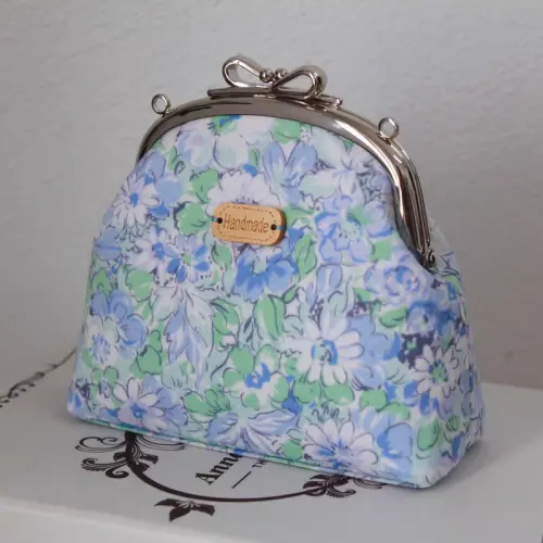 Curved metal coin purse frames Curved metal coin purse frames