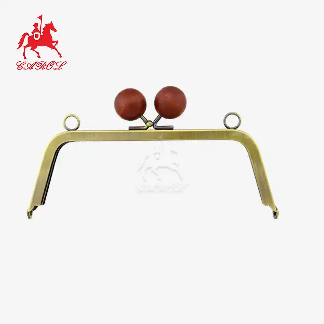 What is a trapezoid purse frame?