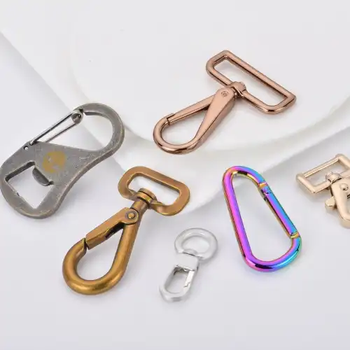 What is the most reliable locking mechanism for carabiner?