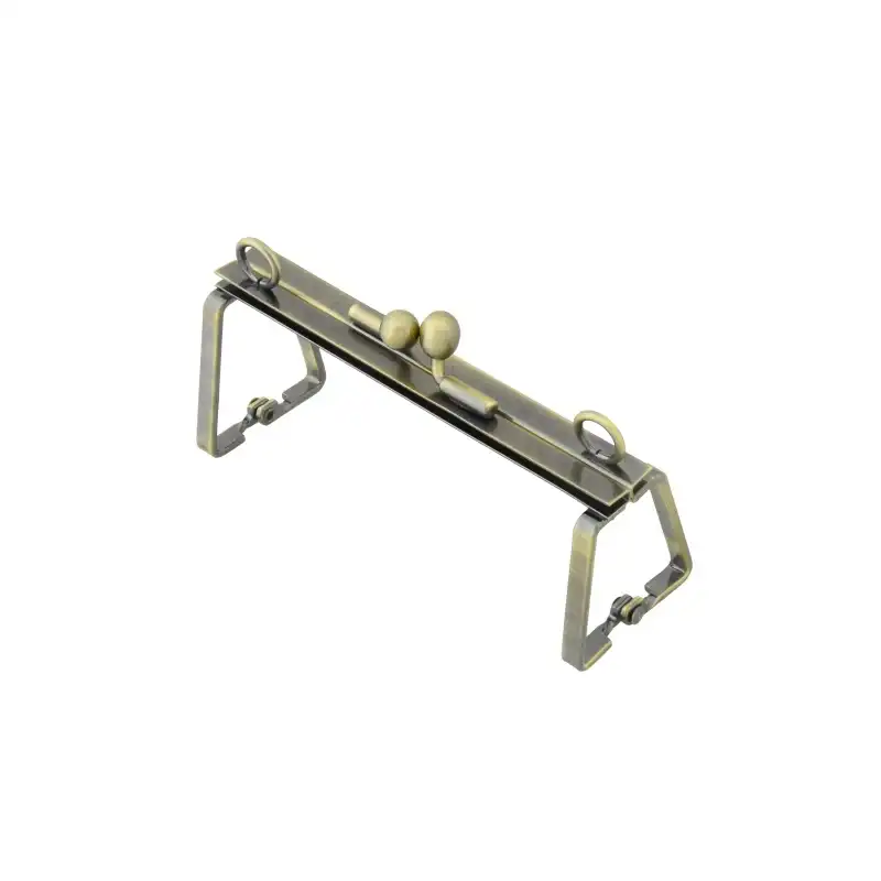 Do kiss clasp frames have O-ring chain loops?