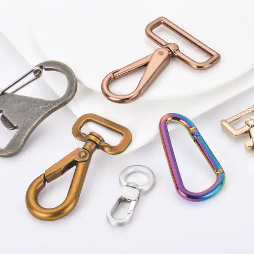 Can the metal dog hook handle heavy loads?