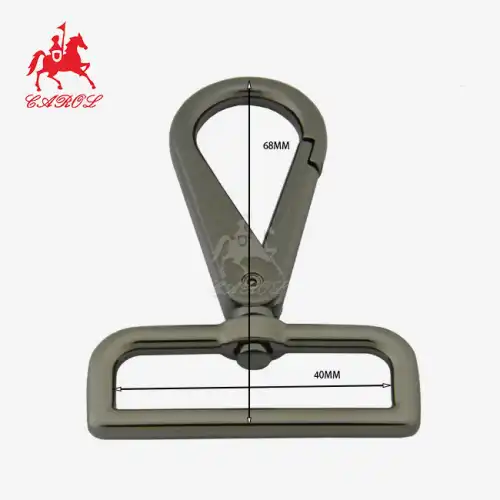 How do different dog collar buckles affect safety and durability?