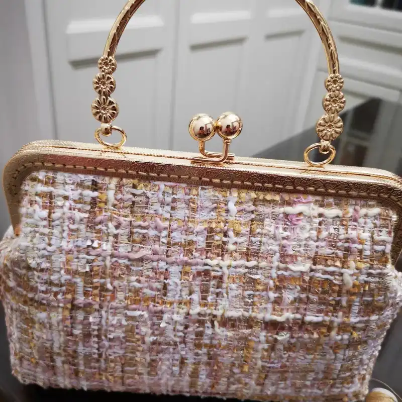 How to sew a kiss lock purse?